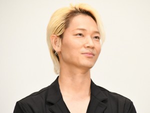 綾野剛、映画『閉鎖病棟‐それぞれの朝‐』初日舞台あいさつにて（2019年）