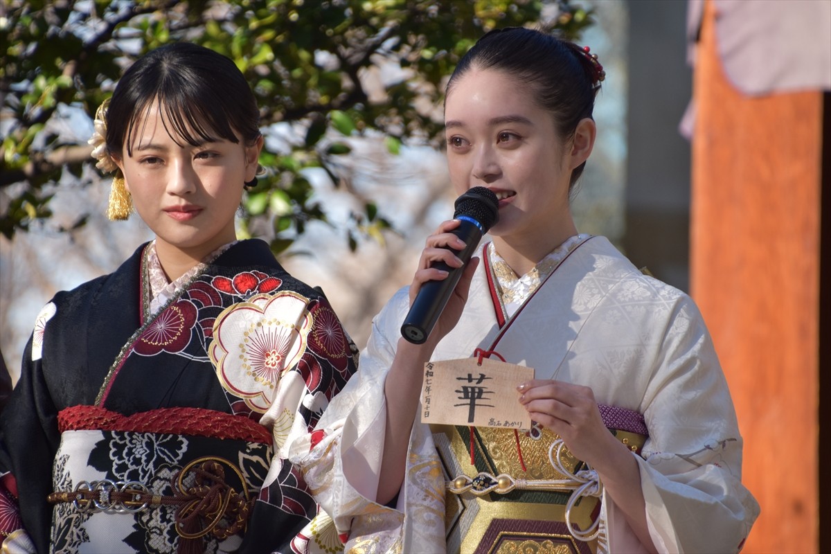 高石あかり、4日に1回のコンビニスイーツがご褒美　2025年は「華を咲かせる年」に