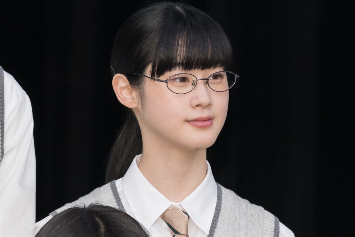 松坂桃李＆吉岡里帆、生徒役・奥平大兼の暴露に「見られてる（笑）」「恥ずかしい」