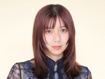 【写真】“EIKO”上白石萌歌、金髪の『パリピ孔明』オフショに反響「かわいい！」