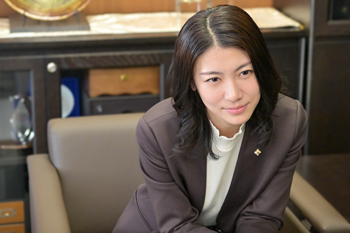 『クジャクのダンス、誰が見た？』第5話　“心麦”広瀬すず＆“松風”松山ケンイチ、東賀山事件の元弁護人に会いに行く