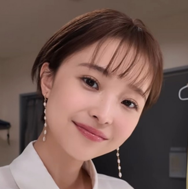渡邊渚、近影　※「渡邊渚」インスタグラム