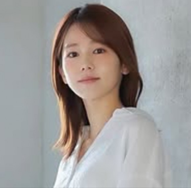 川口葵、アベイルでのモデルショット　※「川口葵」インスタグラム