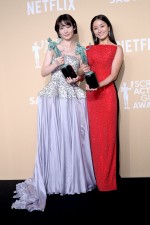 （左から）穂志もえか＆アンナ・サワイ、第31回全米映画俳優組合賞（SAGアワード）にて