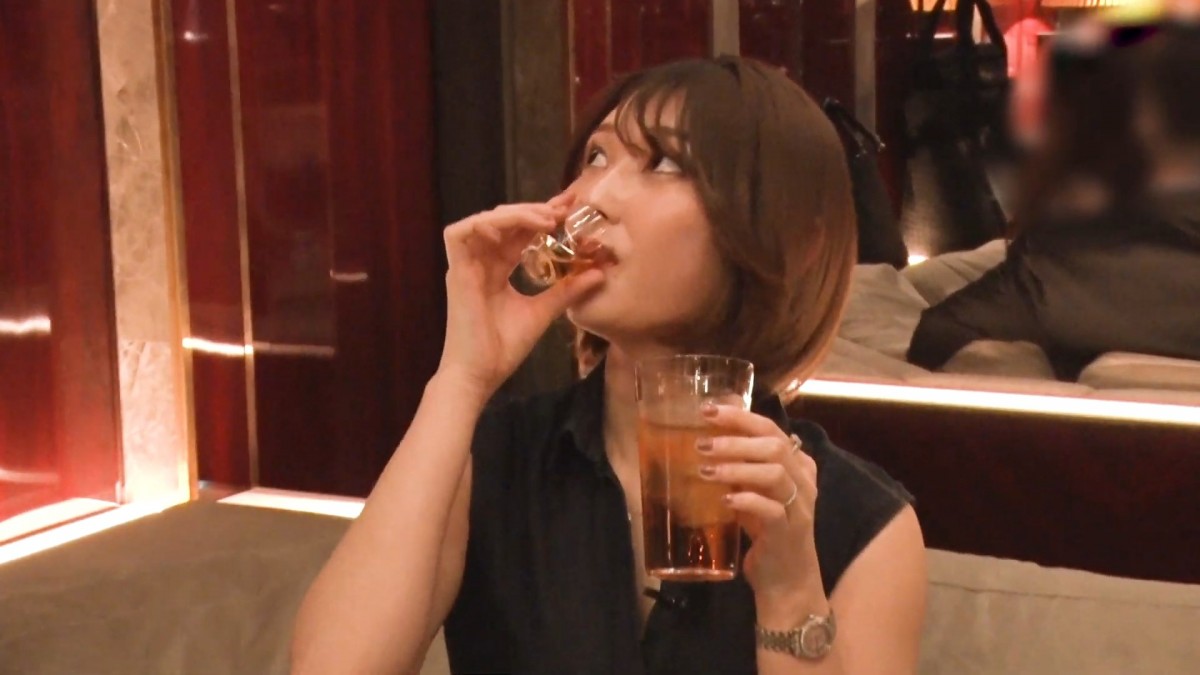 坂道系人気メンバー → 高級キャバ嬢に転身した美女　過去の恋愛を語る