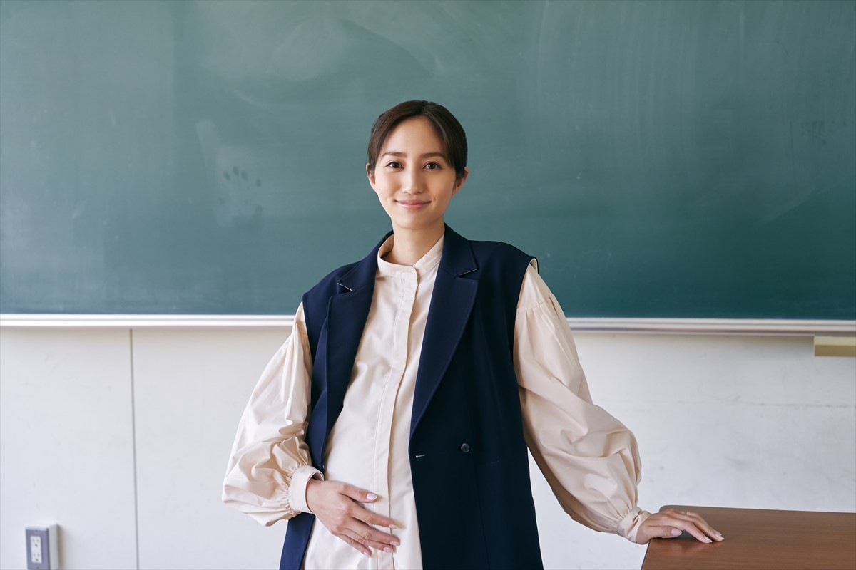 『見える子ちゃん』主人公・原菜乃華を見守る大人キャストに滝藤賢一・高岡早紀・堀田茜が決定！