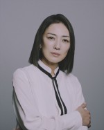 ドラマ『いつか、ヒーロー』に出演する板谷由夏