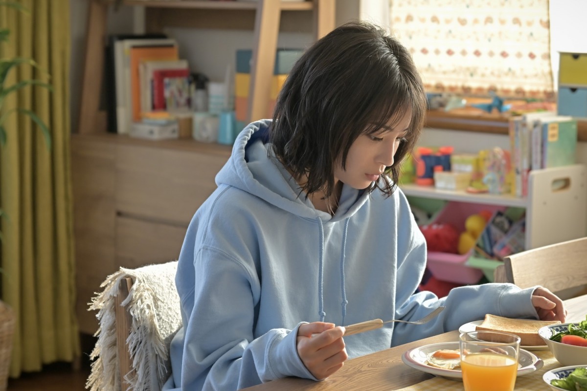 『クジャクのダンス、誰が見た？』第8話　“心麦”広瀬すず、刑事“赤沢”藤本隆宏に事件の見直しを求める