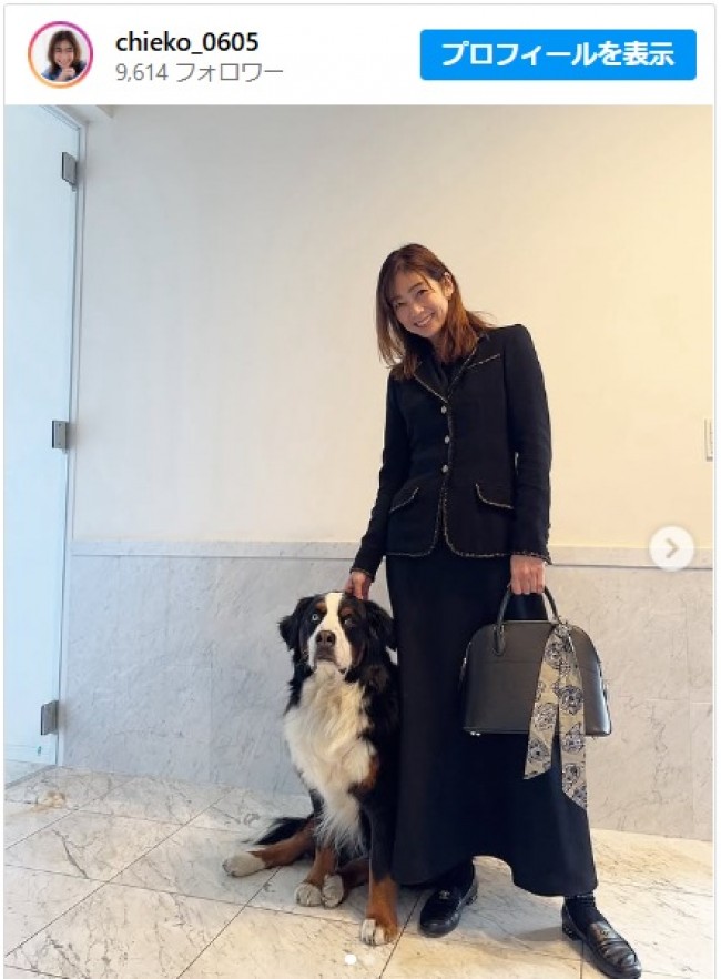 小野千恵子、卒業式コーデが美しい　※「小野千恵子」インスタグラム