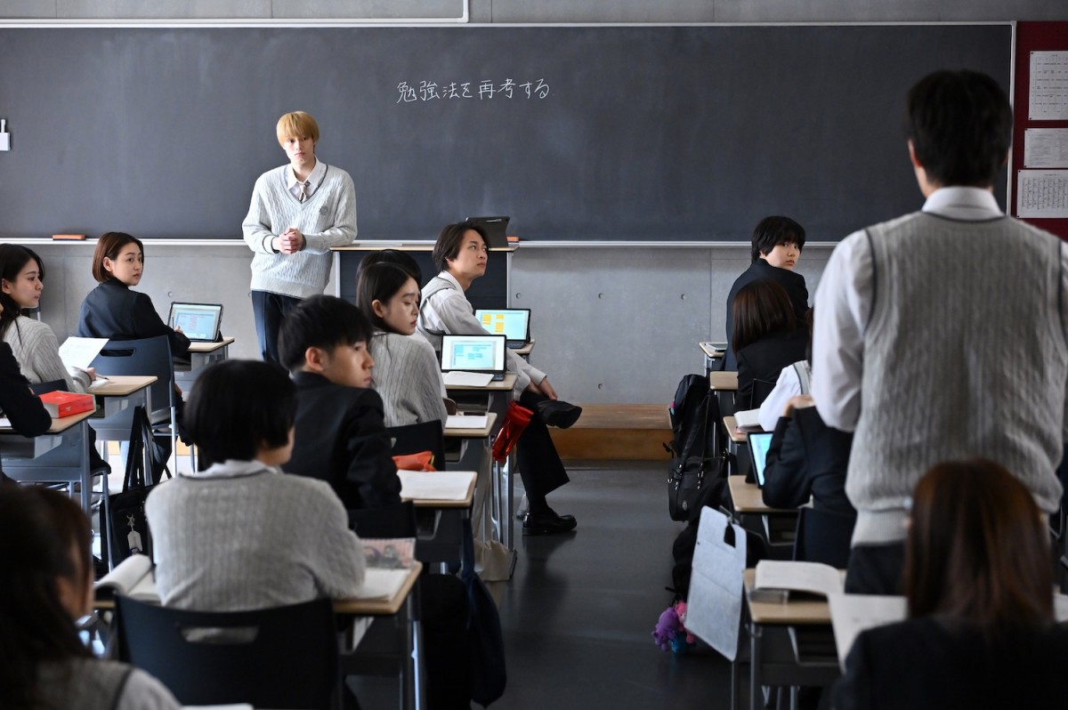 『御上先生』“謎の青年”高橋恭平、正体判明にネット騒然「めっちゃキーパーソン」「かばってた…？」