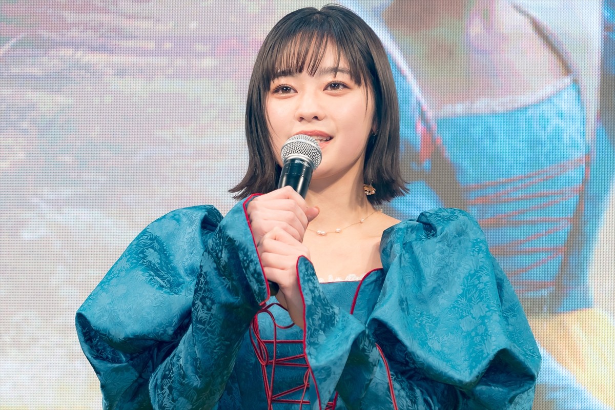 吉柳咲良、伸びやかな歌声で『白雪姫』劇中歌を生歌唱　作品の見どころを明かす