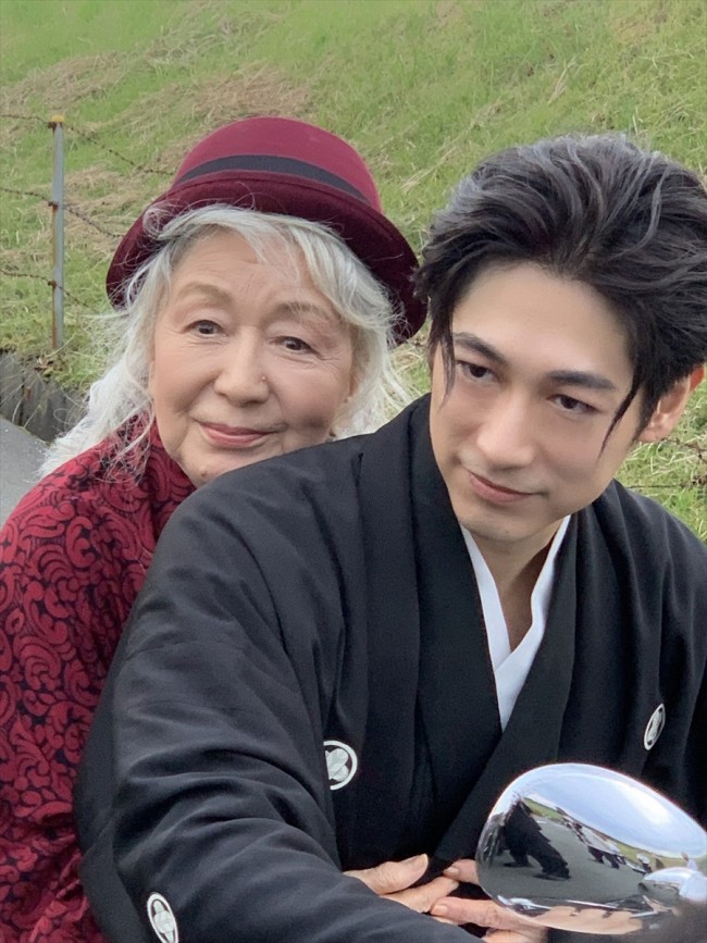 『アンジーのBARで逢いましょう』草笛光子&ディーン・フジオカ、メイキングショット