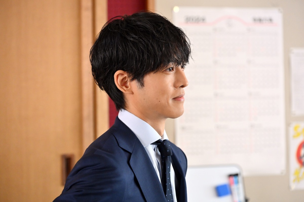『御上先生』“謎の青年”高橋恭平、正体判明にネット騒然「めっちゃキーパーソン」「かばってた…？」