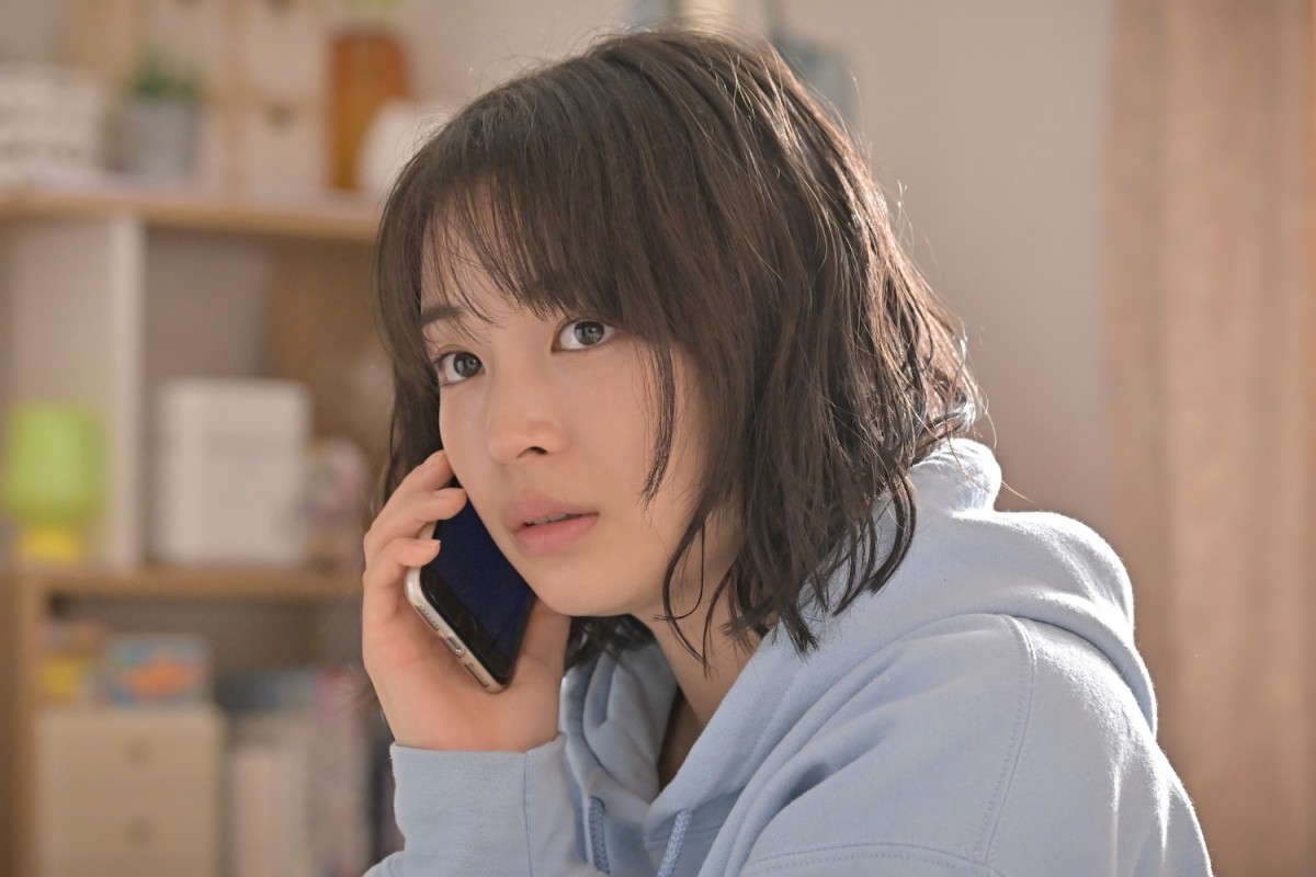 『クジャクのダンス、誰が見た？』第8話　“心麦”広瀬すず、刑事“赤沢”藤本隆宏に事件の見直しを求める