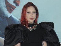 レディー・ガガ、ロゴデザイン盗用で訴えられる　ガガの弁護士は「便乗」と非難