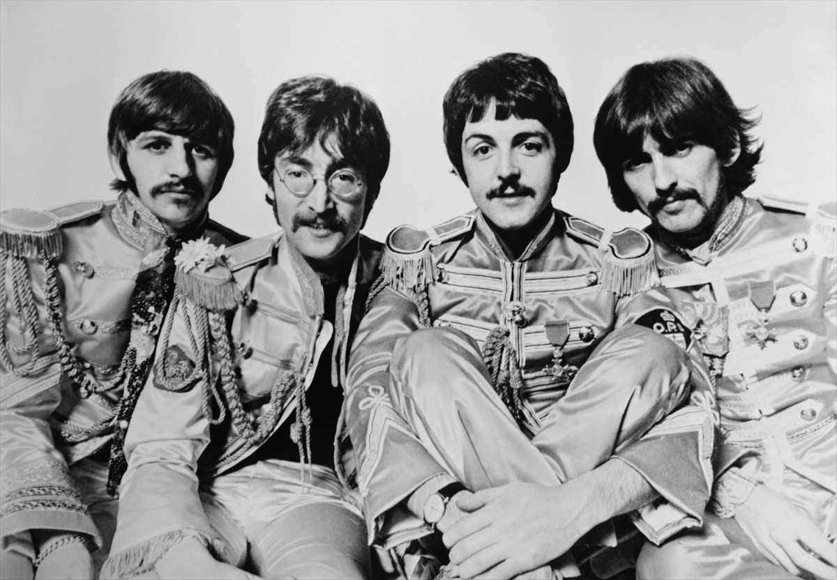 ザ・ビートルズの伝記映画、メンバー4人を演じるキャストが正式発表！　サム・メンデスが監督、2028年公開