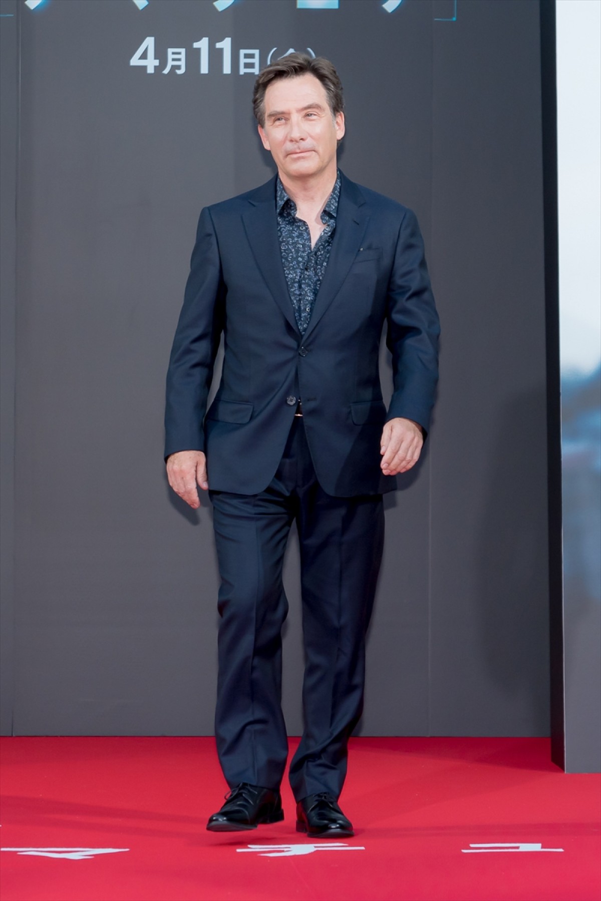 ラミ・マレック、7年ぶりの来日「日本のみなさん、愛してる～！」　三宅健が寄木細工をプレゼント