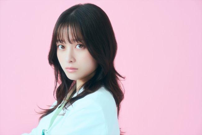 橋本環奈、ドラマ『天久鷹央の推理カルテ』インタビュー　202504