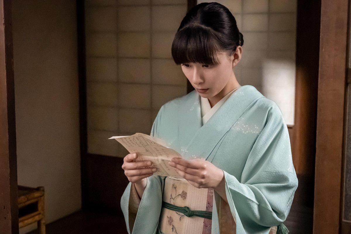 『波うららかに、めおと日和』第2話　“なつ美”芳根京子、旅先で“瀧昌”本田響矢の軍服姿に見惚れる