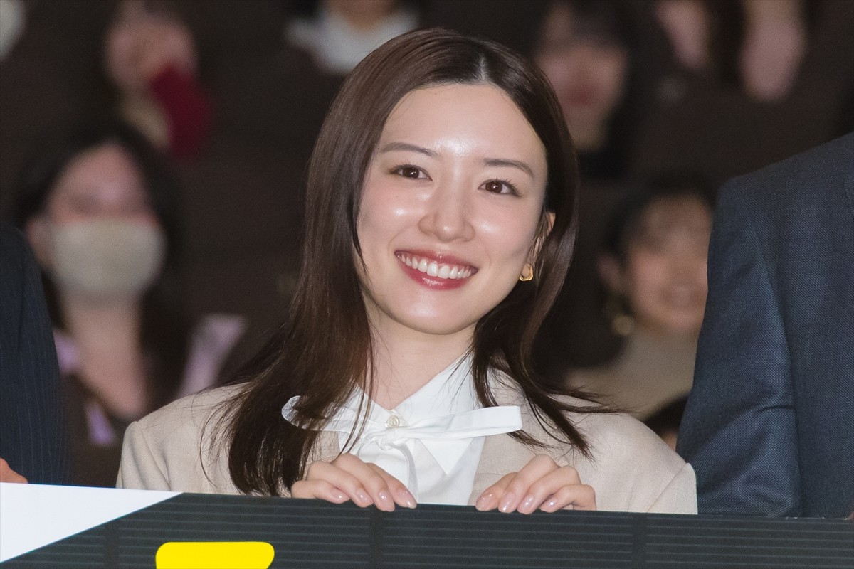永野芽郁、日曜劇場『キャスター』制作発表会見に登場