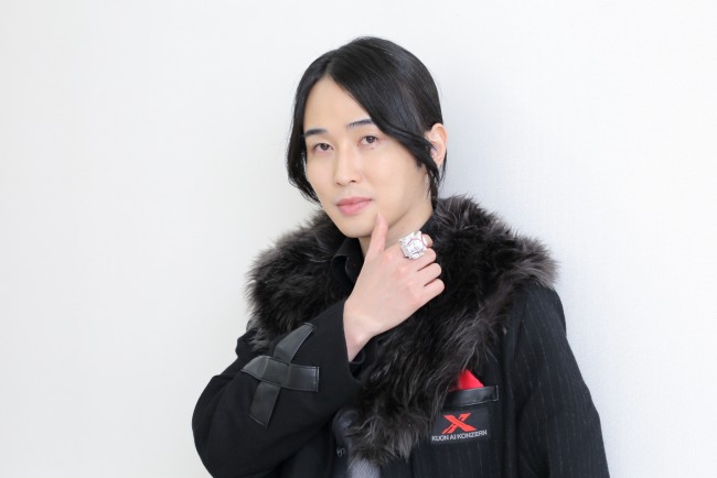 写真）『ゴジュウジャー』吠の兄“クオン”演じるカルマ 100万人超