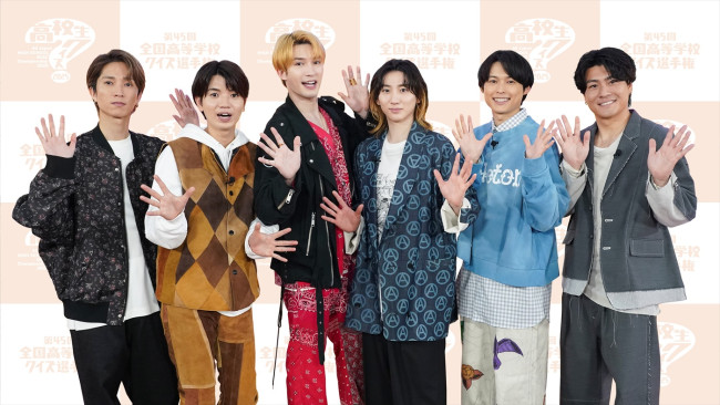 『第45回全国高等学校クイズ選手権』パーソナリティーを務めるSixTONES