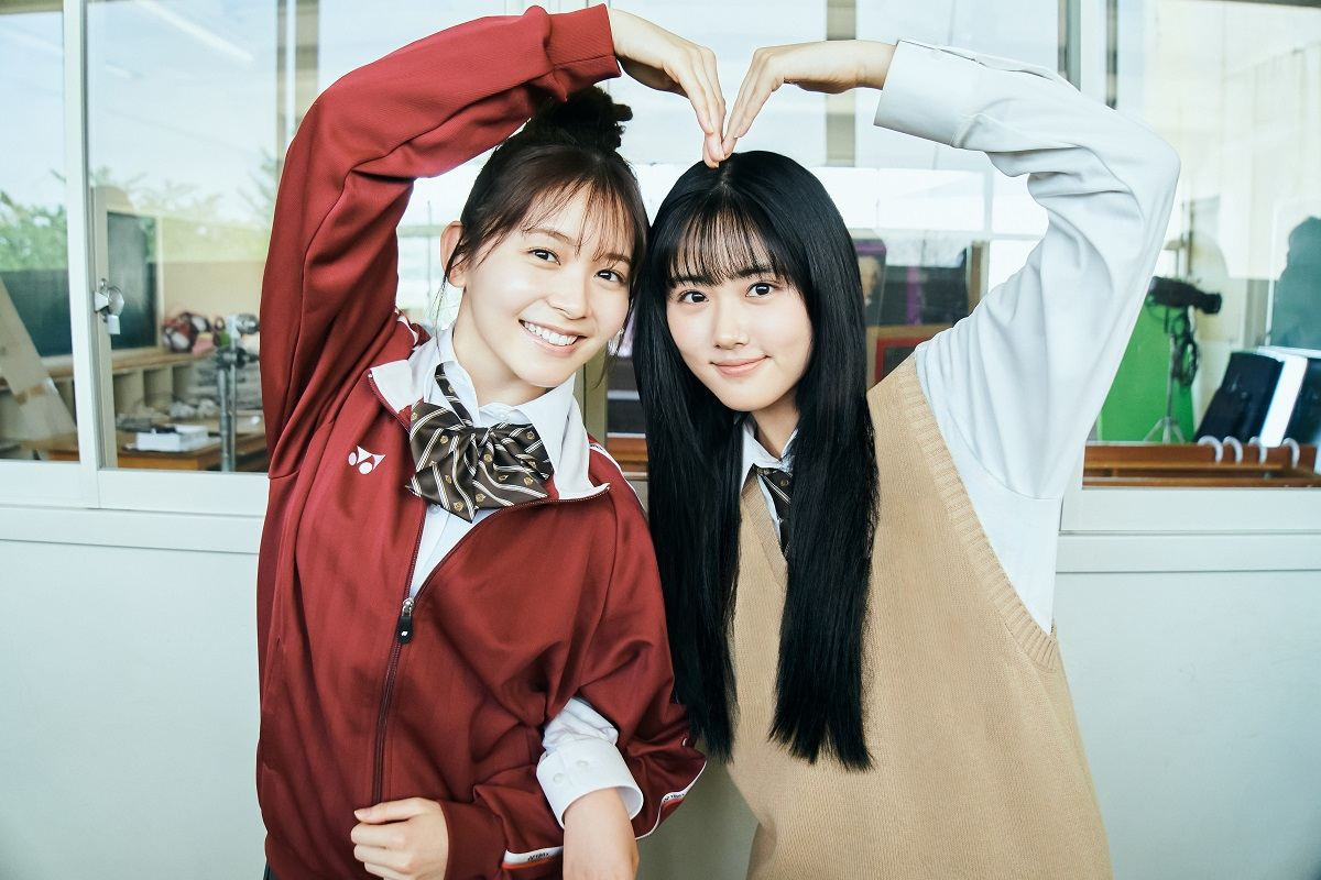 『見える子ちゃん』原菜乃華、久間田琳加、なえなの、山下幸輝らの青春オフショ解禁！　“見えない”予告も到着