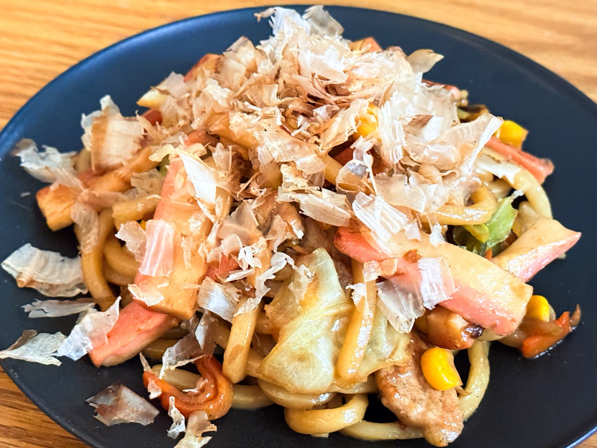 なにわ男子 長尾謙杜が絶賛！　映画『おいしくて泣くとき』の「バター醤油焼うどん」作ってみた