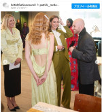 キャサリン妃、ヴィクトリア・ベッカムのパンツスーツで気鋭デザイナーを表彰　※「British Fashion Council」インスタグラム
