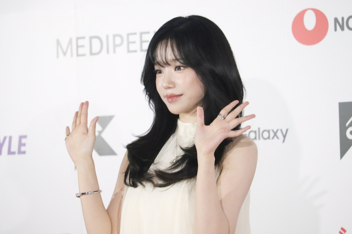 「KCON JAPAN 2025」のレッドカーペットに登場したチョ・ユリ＿20250509【二次使用不可】