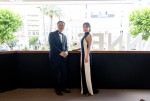 第78回カンヌ国際映画祭のレッドカーペットアライバルに登場した映画『恋愛裁判』主演・齊藤京子、深田晃司監督