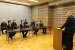 5月18日放送の『タイムレスマン』より（後列左から）篠塚大輝、橋本将生、菊池風磨、猪俣周杜、（前列左から）原嘉孝、寺西拓人、松島聡、佐藤勝利、長谷川忍（シソンヌ）