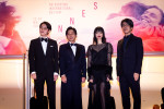 映画『８番出口』カンヌ国際映画祭のレッドカーペットに登場した（左から）脚本家・平瀬謙太朗、小松菜奈、二宮和也、川村元気監督