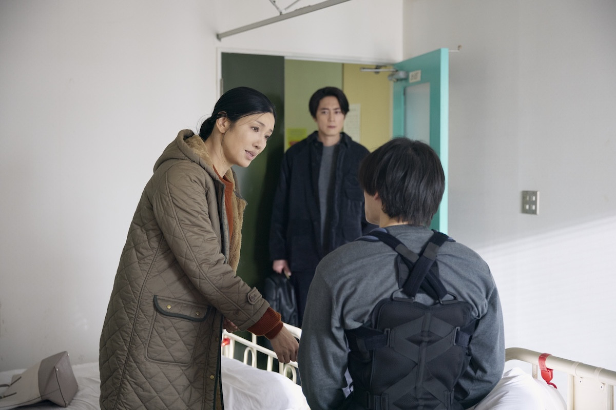 『イグナイト』第3話　“宇崎”間宮祥太朗、ケガをした外国人技能実習生の職場を訪れる