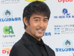 『キャスター』で主演を務める阿部寛