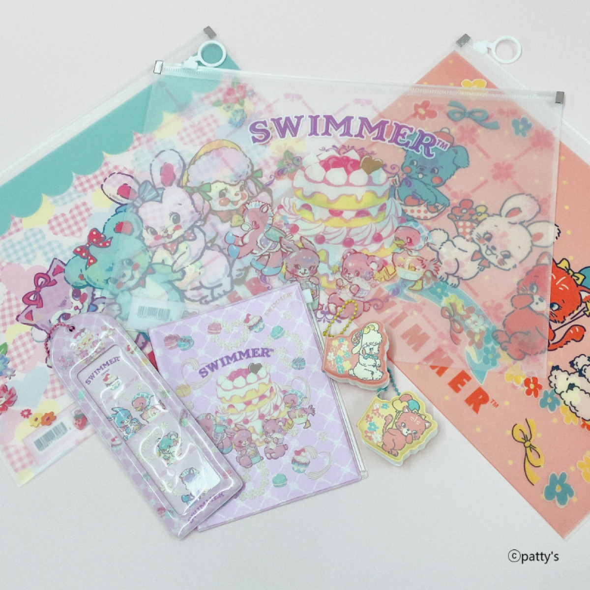 セリア×「SWIMMER」アイテムに新作！　ミラー付きコームやカードホルダーなど全52アイテムを展開