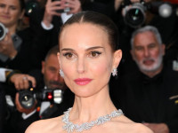ナタリー・ポートマン、新恋人とパリデートをキャッチされる