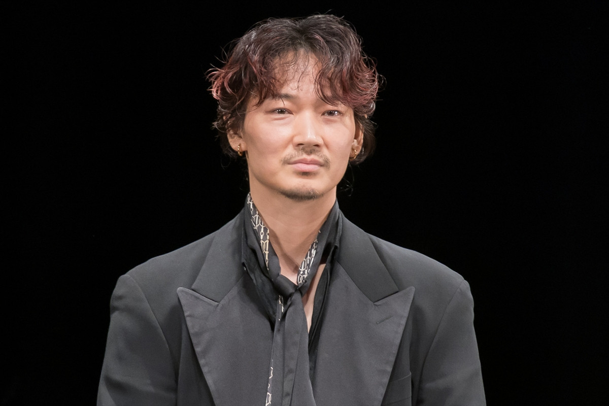 綾野剛、ファンへの気遣いに拍手「体調とか悪くなったらすぐ言って」
