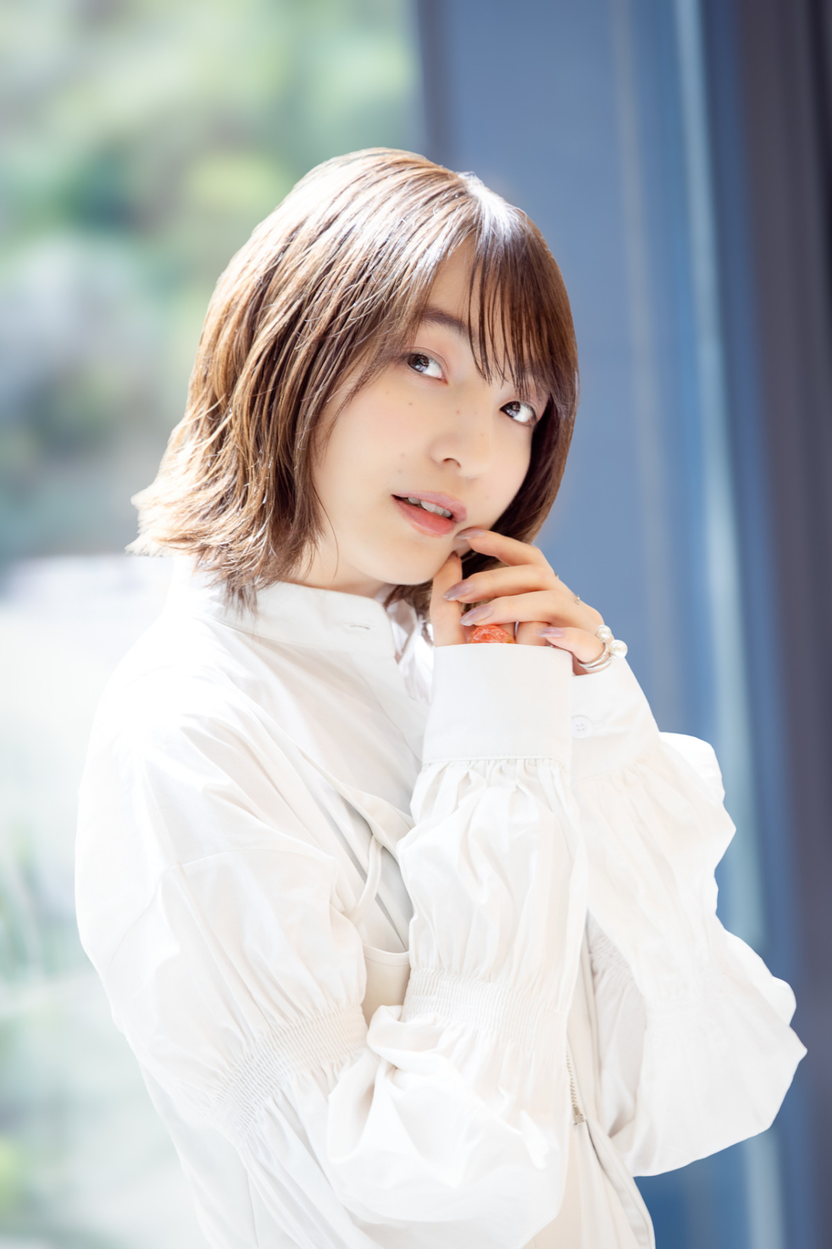 上田麗奈＆芹澤優、“猫まみれ”な日々を語る――癒しと笑いが止まらない、にゃんとも尊いアニメ体験