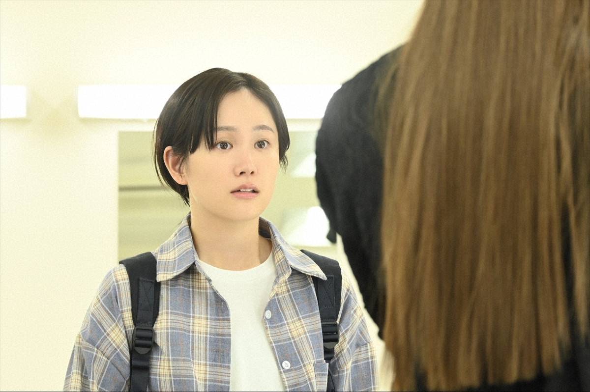 尾碕真花×松本怜生『シンデレラ クロゼット』今夜スタート！　おしゃれと無縁な春香、“超絶美女”光と運命の出会い
