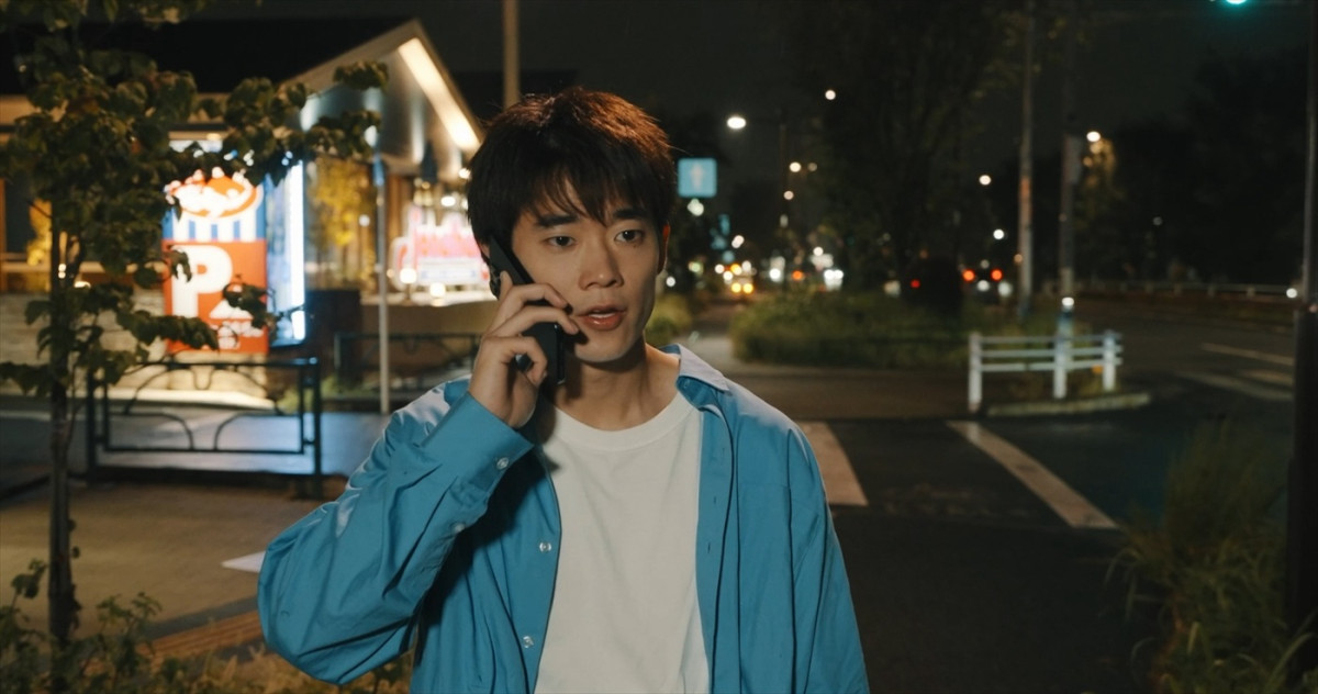 映画『フェイクアウト！』、三浦りょう太演じる“巻き込まれ型ヒーロー”の新場面写真到着