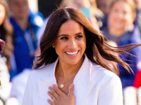 メーガン妃、父の日にヘンリー王子と子ども達の思い出映像を公開　過去最高に親密な映像に