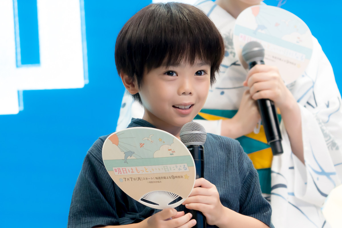福原遥、生ウインク披露で照れ笑い　生田絵梨花がメロメロ