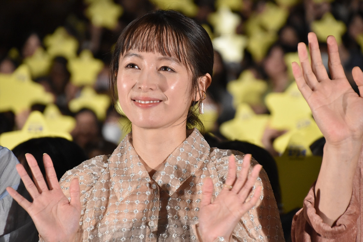 清野菜名、松山ケンイチらが悩める学生にメッセージ「好きなものに向かって駆け抜けて」