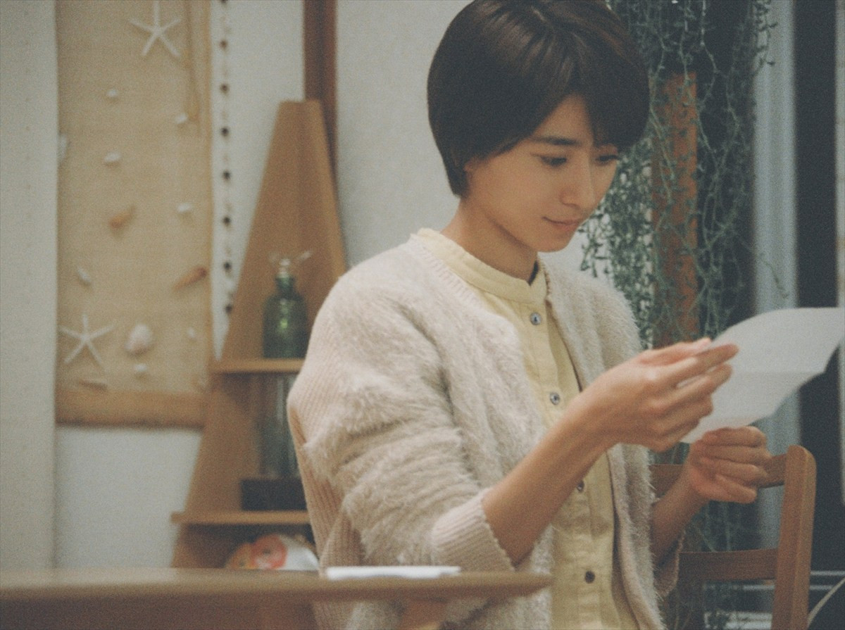 舘ひろし主演『港のひかり』、孤独なふたりを取り巻く豪華キャストたちを活写　場面写真一挙解禁
