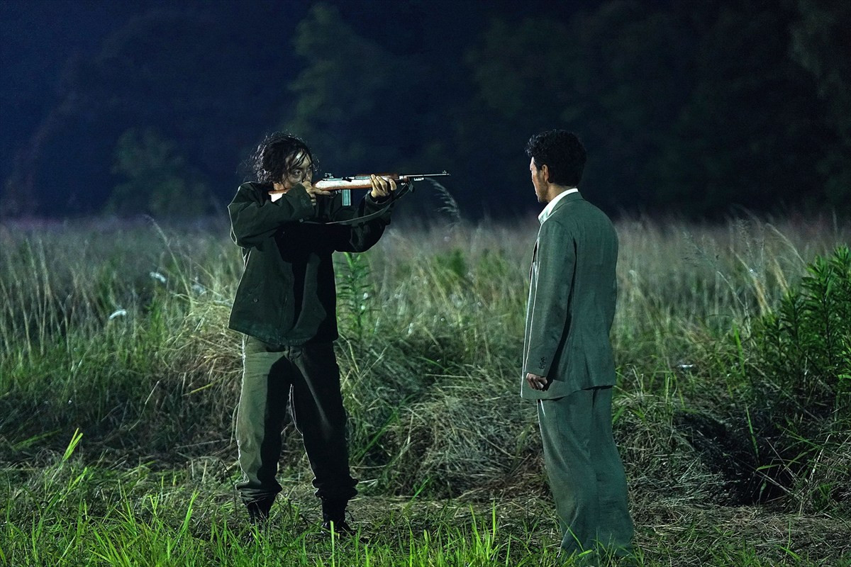衝突する妻夫木聡×窪田正孝、未来を信じる広瀬すず――映画『宝島』新場面写真7点解禁