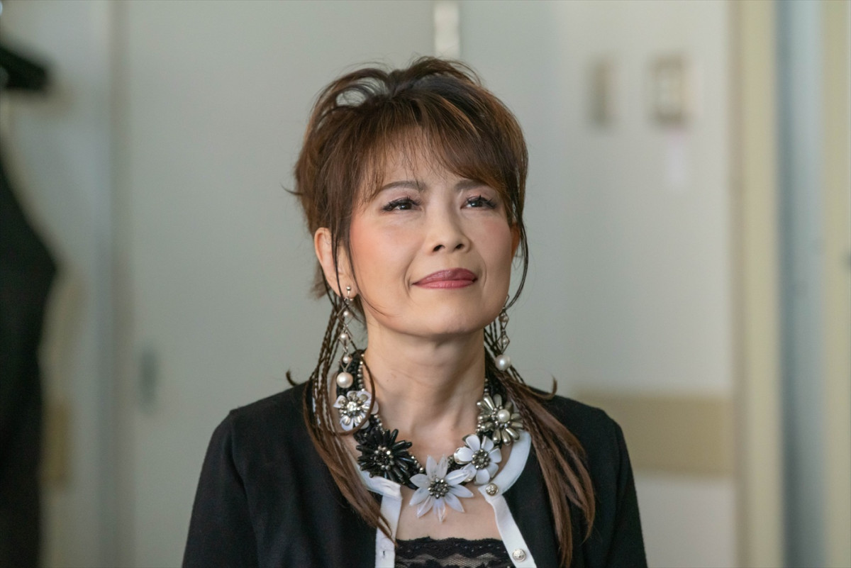 ロバート秋山『笑ゥせぇるすまん』、黒島結菜、中川大志、仲間由紀恵らゲスト＆本予告解禁　あのは一人二役に挑戦！