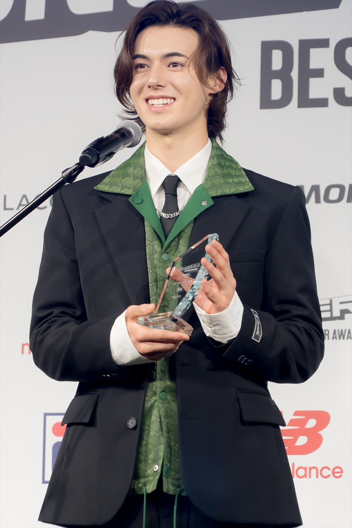 パンサー・尾形貴弘、スニーカーベストドレッサー賞受賞に大喜び「ドッキリじゃないですよね？」