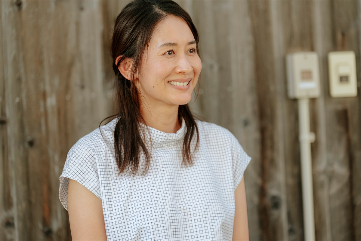 『海辺へ行く道』妻・菅原小春も出演の黒田大輔、横浜監督作品の常連・宇野祥平らを写した場面写真到着
