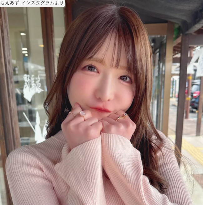 もえあず、過去ショット ※「もえあず」インスタグラム